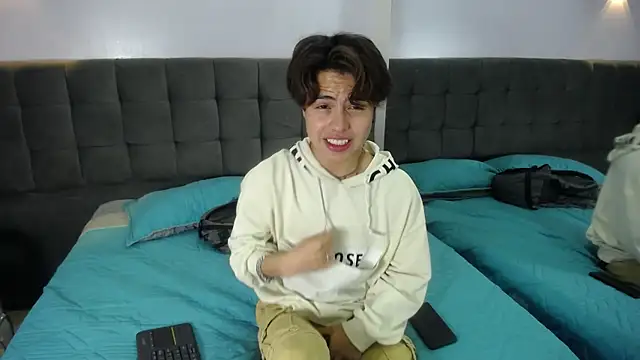 Snapshot of CollinStone chatting on January 19, 7:47 pm CollinStone online show from January 19, 7:47 pm