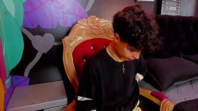 Snapshot of CollinStone chatting on October 28, 5:04 pm CollinStone online show from October 28, 5:04 pm