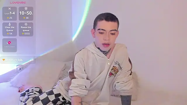 Henophiid online show from December 4, 6:42 am