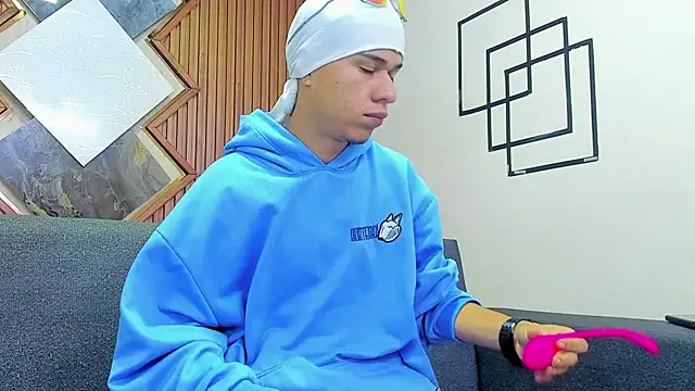 Snapshot of anyelo_waller chatting on February 10, 11:46 am anyelo waller online show from February 10, 11:46 am