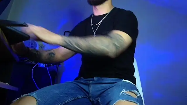 XanderCage99 online show from June 11, 12:32 am