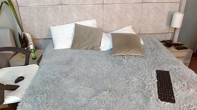 adam piarse01 online show from October 2, 5:55 am