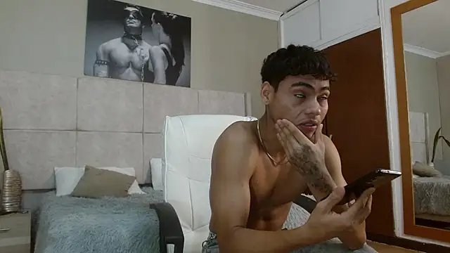 adam piarse01 online show from September 28, 10:41 pm