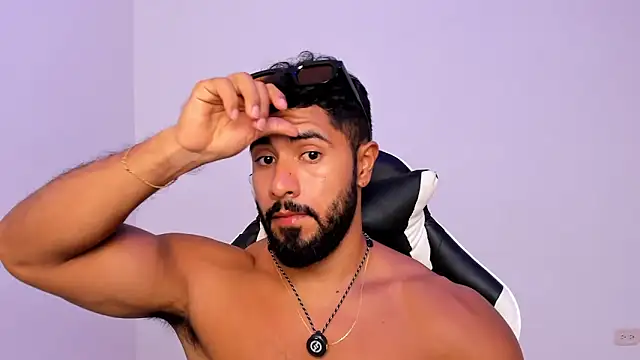 Santiago huntt online show from April 6, 8:53 pm