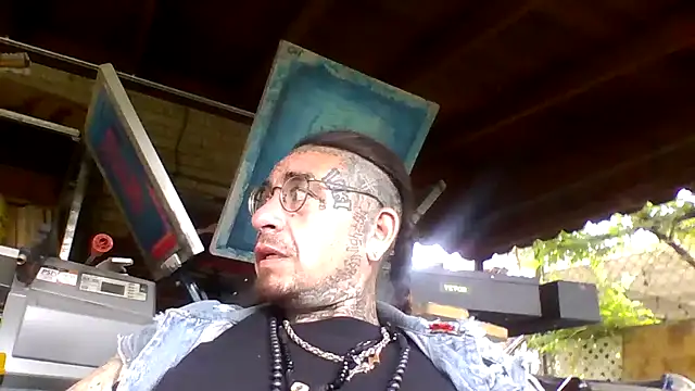 justthetip4209 online show from June 1, 6:19 pm