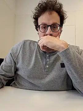 littlehairyman online show from March 3, 10:55 am