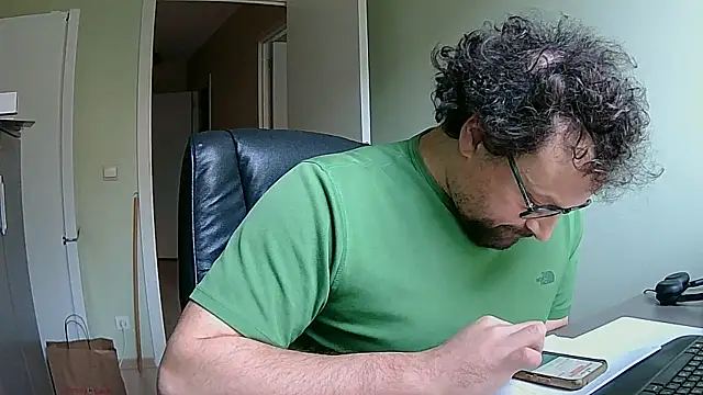 littlehairyman online show from November 6, 7:55 am