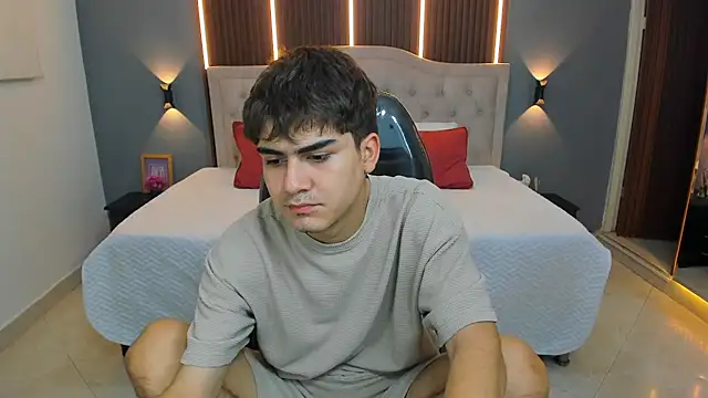 Tommy18   online show from January 6, 4:38 am