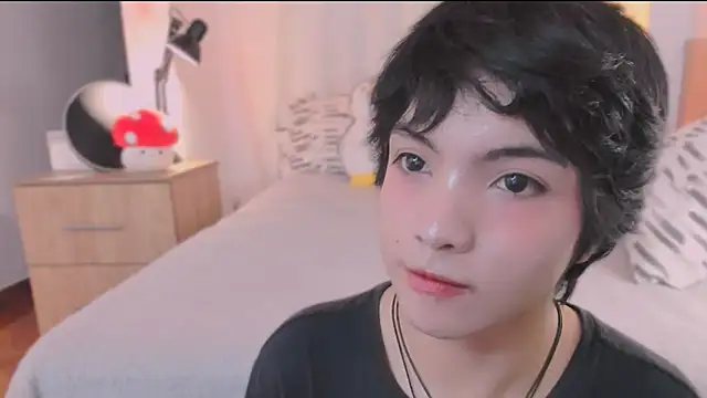 AllanYong18 online show from March 10, 9:37 am