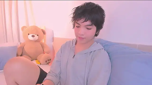 AllanYong18 online show from January 10, 1:15 pm