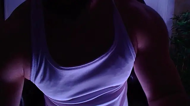 AdamJamesonn online show from February 9, 7:13 am