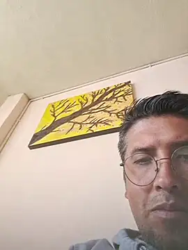 Snapshot of ElHades086 chatting on October 27, 3:03 pm ElHades086 online show from October 27, 3:03 pm