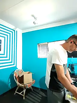 Snapshot of itsmeyes69 chatting on February 3, 9:08 am itsmeyes69 online show from February 3, 9:08 am