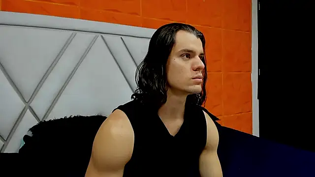 maxi styles online show from February 23, 11:45 am