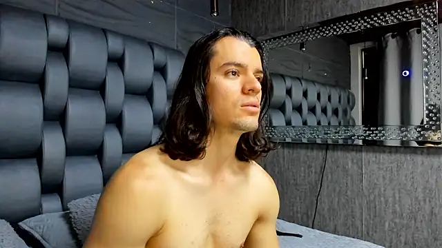 maxi styles online show from March 4, 11:39 am