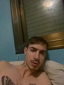 Snapshot of Boboloco2 chatting on January 9, 2:43 am Boboloco2 online show from January 9, 2:43 am