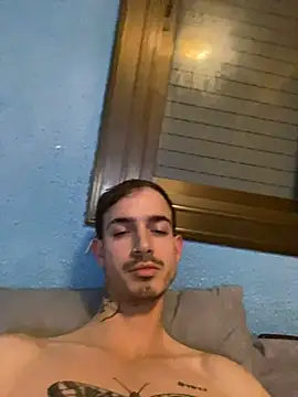 Snapshot of Boboloco2 chatting on January 12, 1:11 am Boboloco2 online show from January 12, 1:11 am