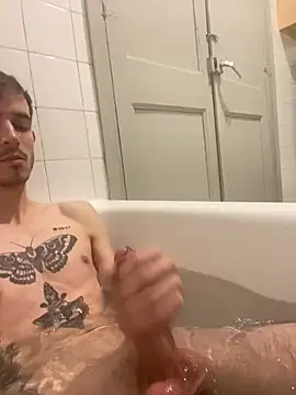 Snapshot of Boboloco2 chatting on January 23, 1:19 am Boboloco2 online show from January 23, 1:19 am