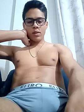 Snapshot of HornyTiger744 chatting on September 16, 4:24 am HornyTiger744 online show from September 16, 4:24 am