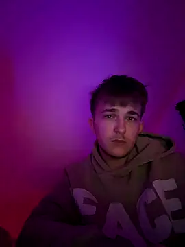 zbpilkarze18 online show from November 15, 1:51 am