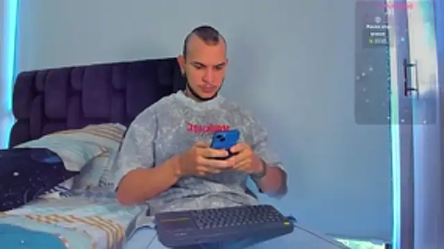 austinoficial online show from February 11, 9:20 pm