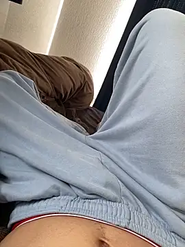 Snapshot of taniy_ chatting on February 8, 12:28 am taniy  online show from February 8, 12:28 am