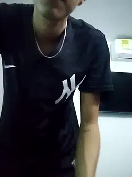 Latinos 2001 online show from January 15, 11:53 am