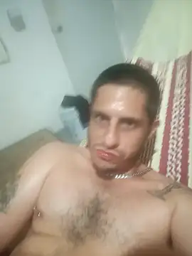 roberto121311 online show from July 1, 3:24 pm