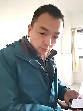 Snapshot of swg176 chatting on January 17, 12:42 am swg176 online show from January 17, 12:42 am