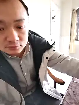 Snapshot of swg176 chatting on January 27, 2:20 am swg176 online show from January 27, 2:20 am