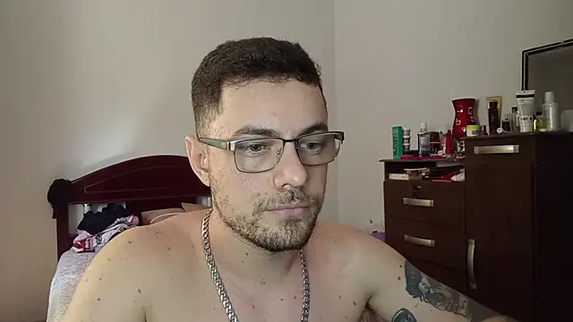 Dyllan   online show from May 25, 2:45 pm