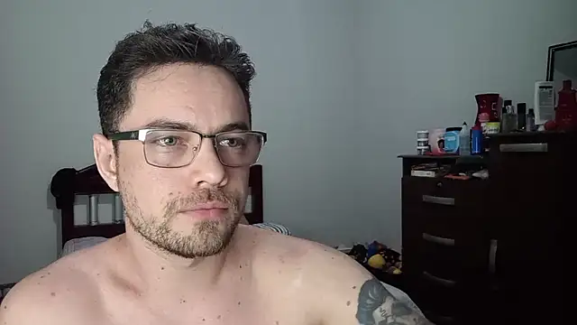 Dyllan   online show from June 17, 1:18 am