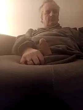 Snapshot of Paolo7619 chatting on February 7, 1:15 am Paolo7619 online show from February 7, 1:15 am