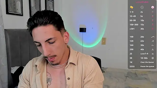 dylanspencer28 online show from March 3, 7:34 pm