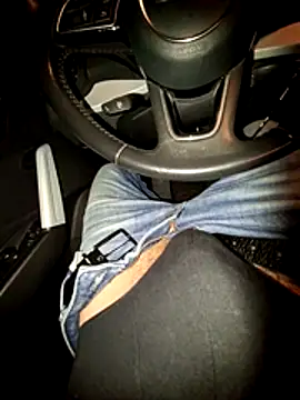 Nzino1983 online show from April 24, 9:50 pm