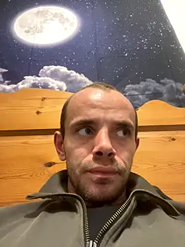 Snapshot of wyattstone chatting on September 8, 10:20 pm wyattstone online show from September 8, 10:20 pm