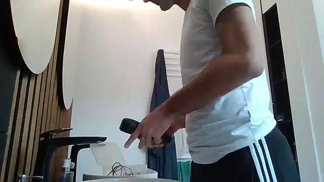 AvvocatoPorco online show from February 2, 10:35 am