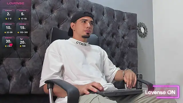 Snapshot of RYAN_PATERSON chatting on March 6, 7:43 pm RYAN PATERSON online show from March 6, 7:43 pm