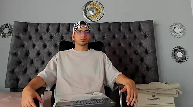 Snapshot of RYAN_PATERSON chatting on January 23, 7:51 pm RYAN PATERSON online show from January 23, 7:51 pm