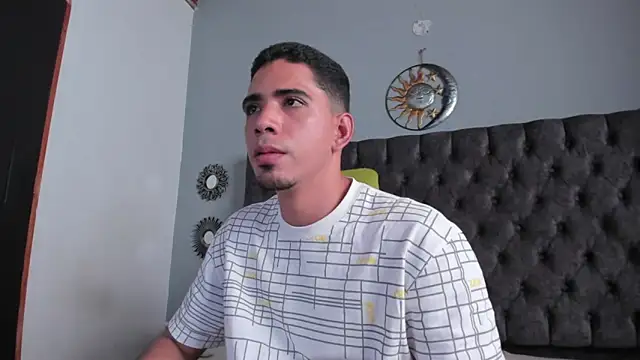 Snapshot of RYAN_PATERSON chatting on February 4, 7:11 pm RYAN PATERSON online show from February 4, 7:11 pm