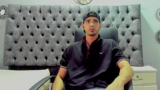 Snapshot of RYAN_PATERSON chatting on January 22, 7:34 pm RYAN PATERSON online show from January 22, 7:34 pm