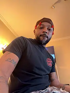 FreakyRu online show from May 21, 7:07 pm