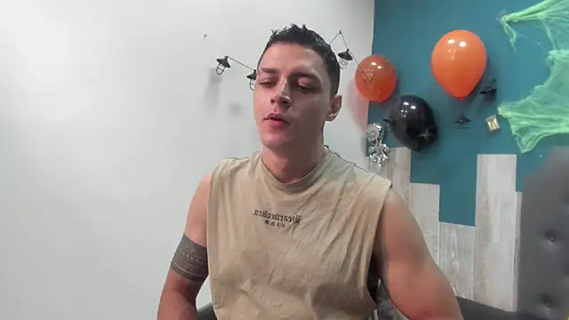 Snapshot of Frank_Millers chatting on October 24, 9:27 pm Frank Millers online show from October 24, 9:27 pm