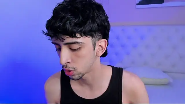 Alezzandro  online show from October 12, 8:36 pm