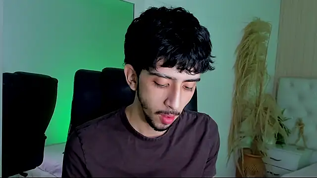 Alezzandro  online show from September 12, 8:31 pm