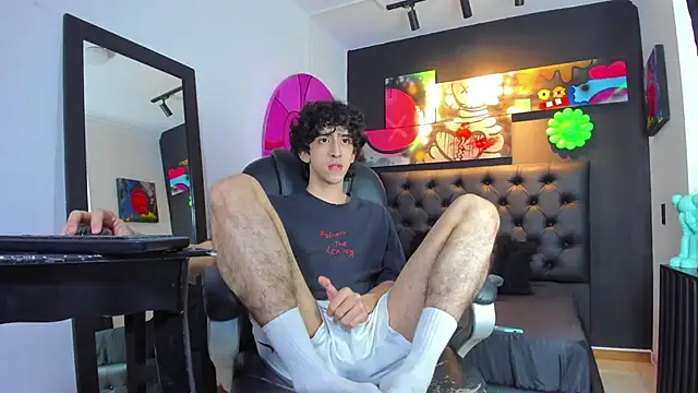 Alezzandro  online show from February 24, 2:48 pm