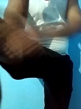 Snapshot of randit7 chatting on March 6, 3:45 pm randit7 online show from March 6, 3:45 pm