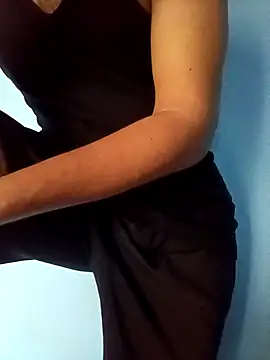 Snapshot of randit7 chatting on March 13, 2:27 am randit7 online show from March 13, 2:27 am