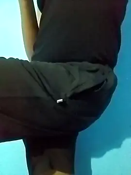 Snapshot of randit7 chatting on March 13, 1:40 pm randit7 online show from March 13, 1:40 pm