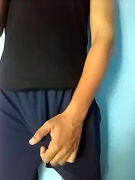 Snapshot of randit7 chatting on March 21, 3:01 am randit7 online show from March 21, 3:01 am